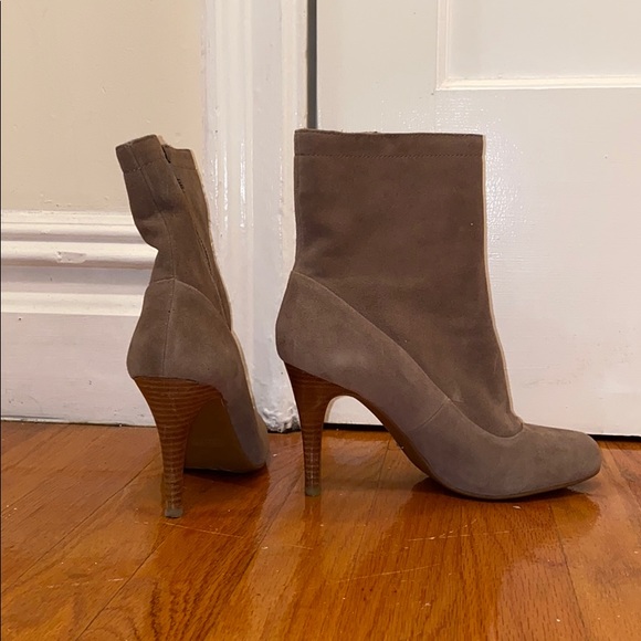 NWOB Coach tan leather booties, 7 - Picture 3 of 5